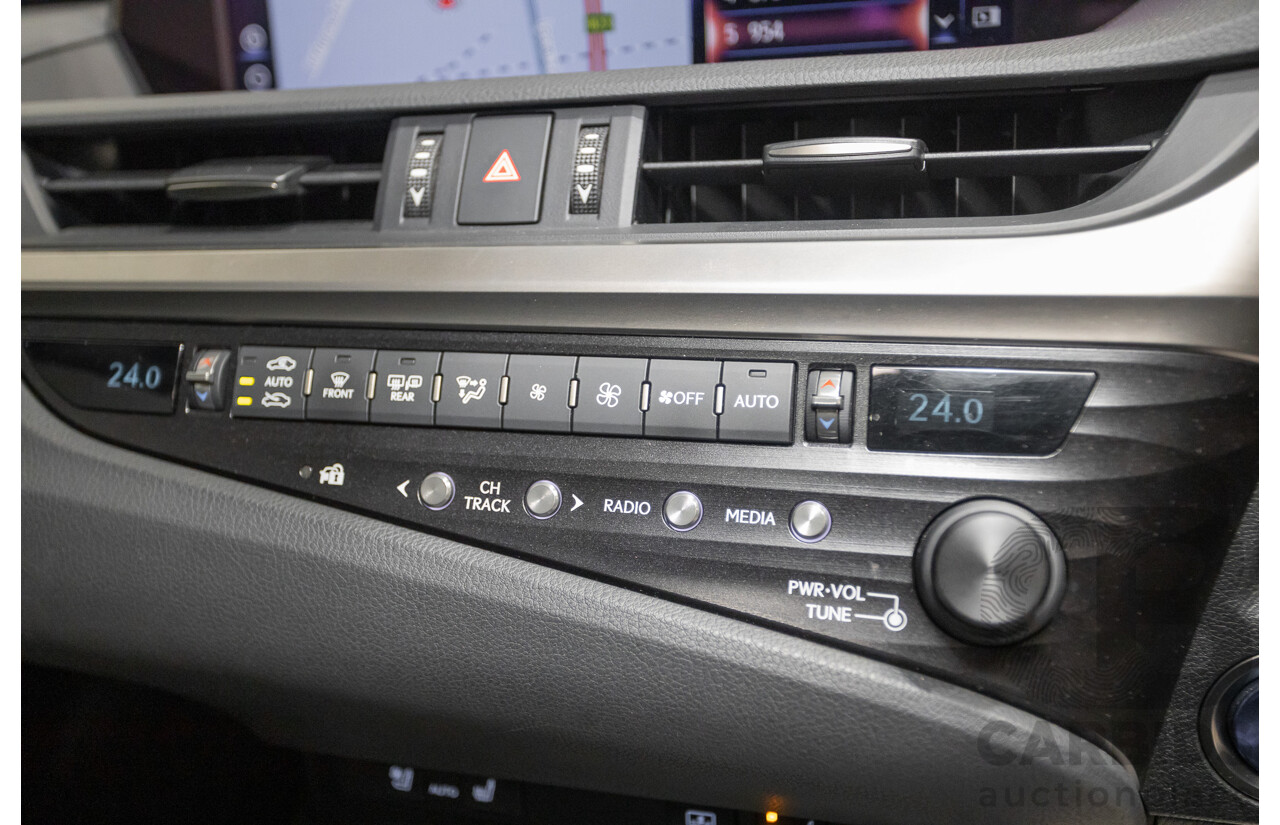 01/2020 Lexus ES300H Luxury + Enhancement Pack (Hybrid) AXZH10R 4D Sedan Mercury Grey Mica 2.5L