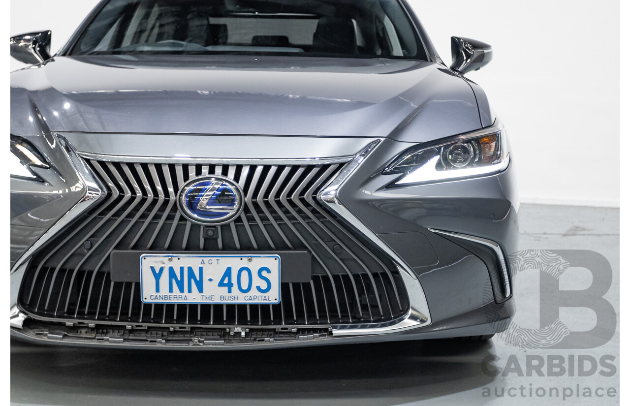 01/2020 Lexus ES300H Luxury + Enhancement Pack (Hybrid) AXZH10R 4D Sedan Mercury Grey Mica 2.5L