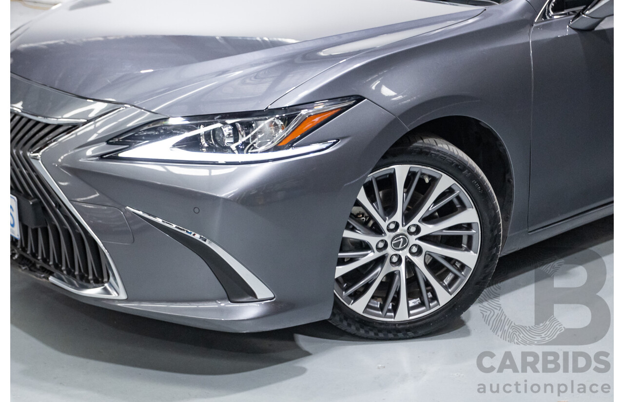 01/2020 Lexus ES300H Luxury + Enhancement Pack (Hybrid) AXZH10R 4D Sedan Mercury Grey Mica 2.5L