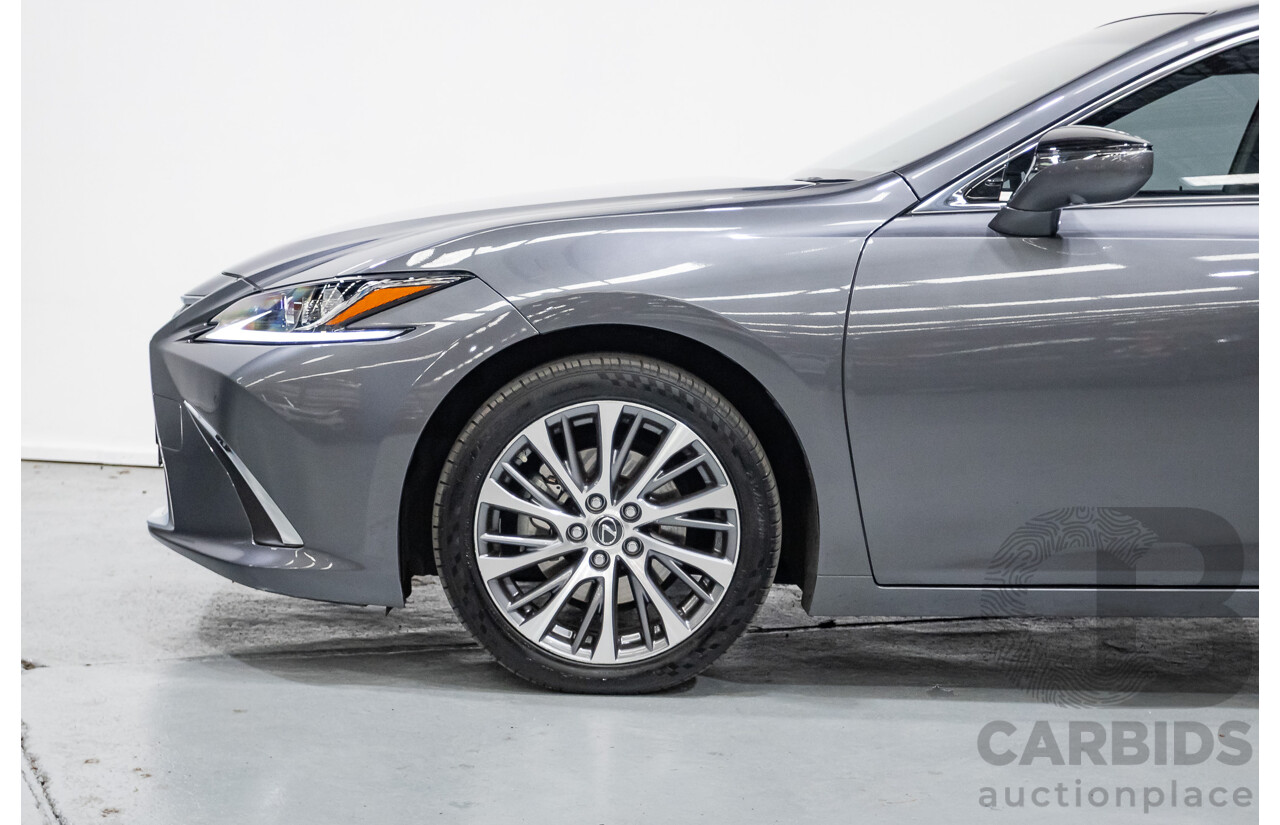 01/2020 Lexus ES300H Luxury + Enhancement Pack (Hybrid) AXZH10R 4D Sedan Mercury Grey Mica 2.5L