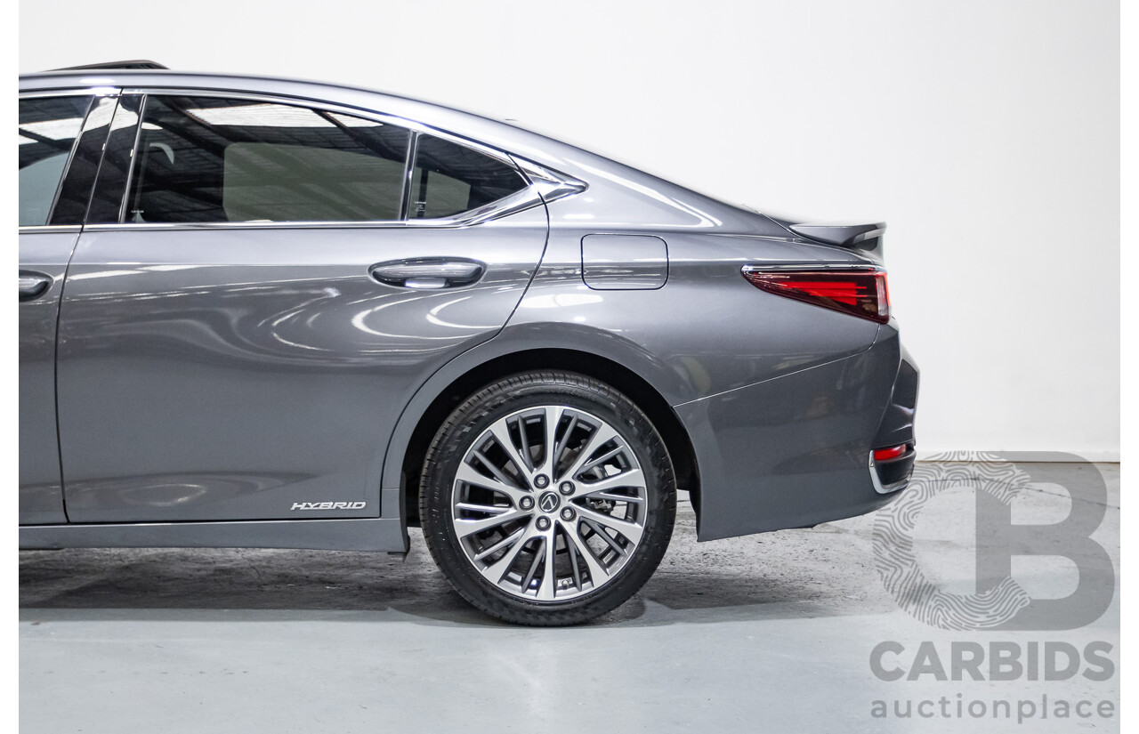01/2020 Lexus ES300H Luxury + Enhancement Pack (Hybrid) AXZH10R 4D Sedan Mercury Grey Mica 2.5L