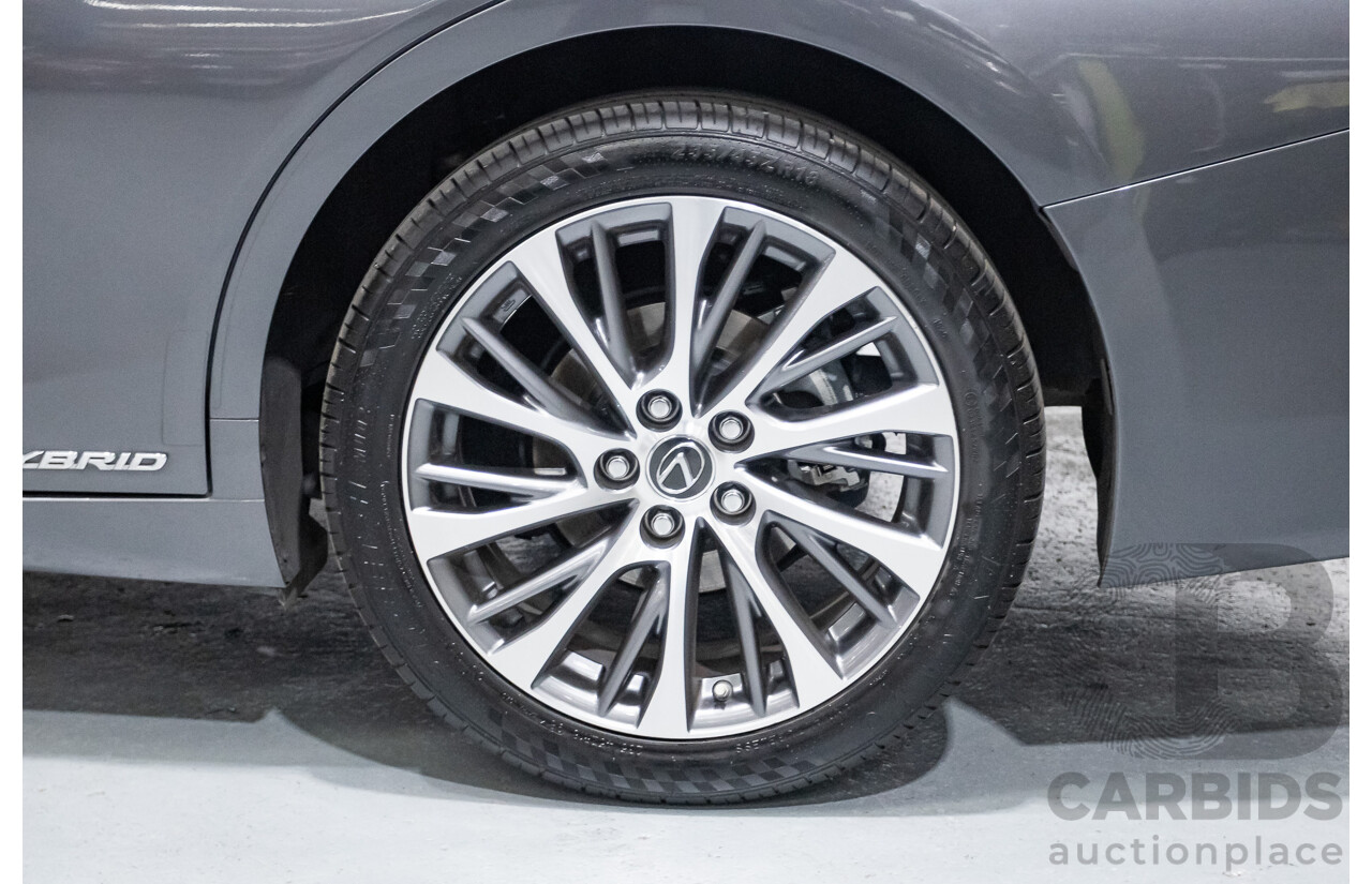 01/2020 Lexus ES300H Luxury + Enhancement Pack (Hybrid) AXZH10R 4D Sedan Mercury Grey Mica 2.5L