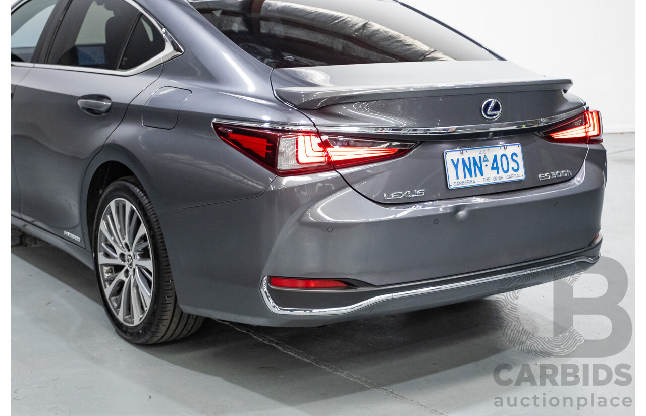 01/2020 Lexus ES300H Luxury + Enhancement Pack (Hybrid) AXZH10R 4D Sedan Mercury Grey Mica 2.5L