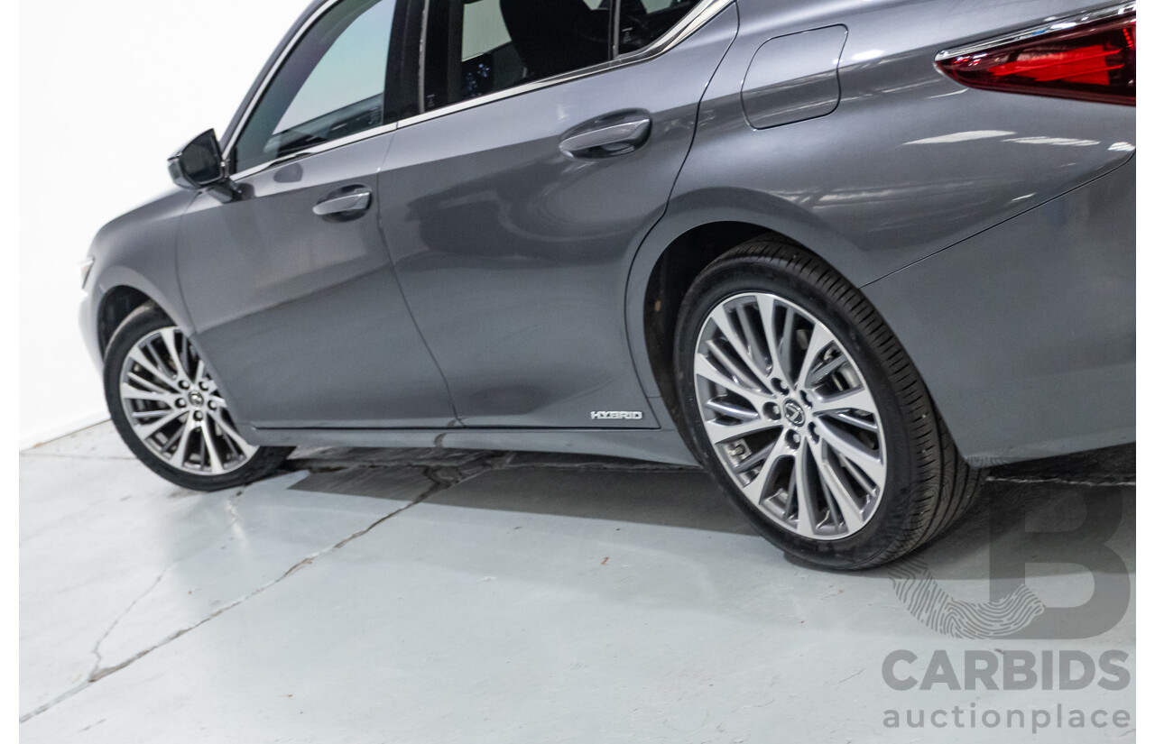 01/2020 Lexus ES300H Luxury + Enhancement Pack (Hybrid) AXZH10R 4D Sedan Mercury Grey Mica 2.5L