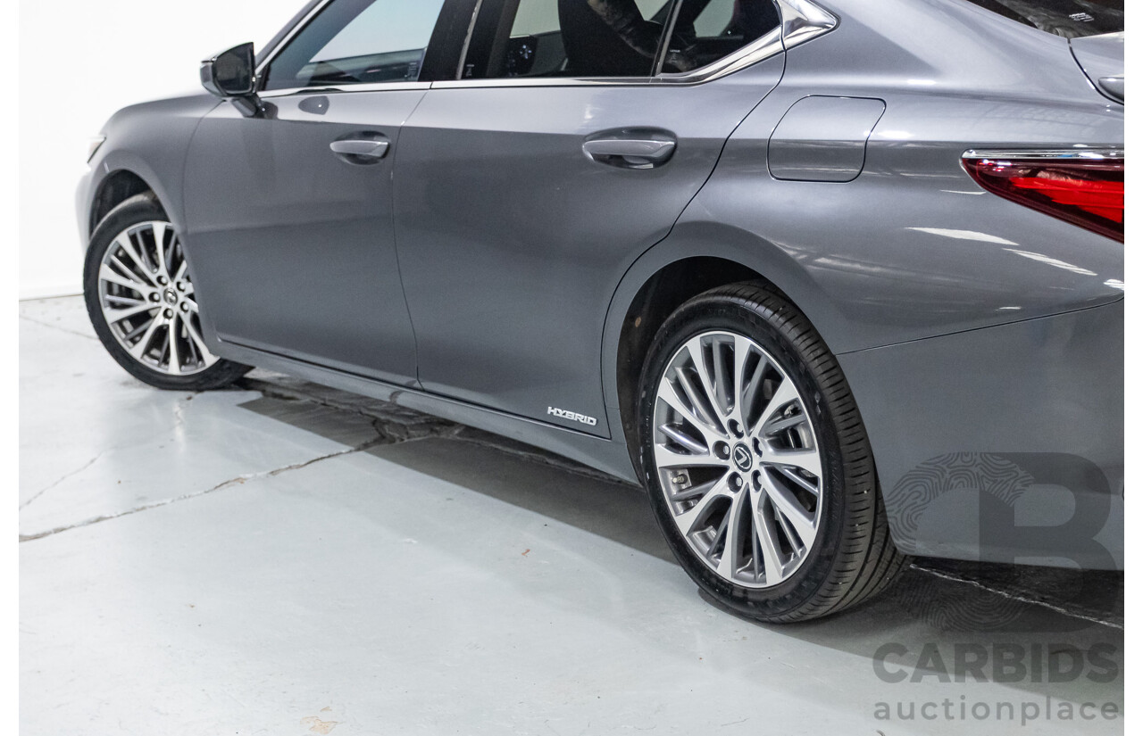 01/2020 Lexus ES300H Luxury + Enhancement Pack (Hybrid) AXZH10R 4D Sedan Mercury Grey Mica 2.5L