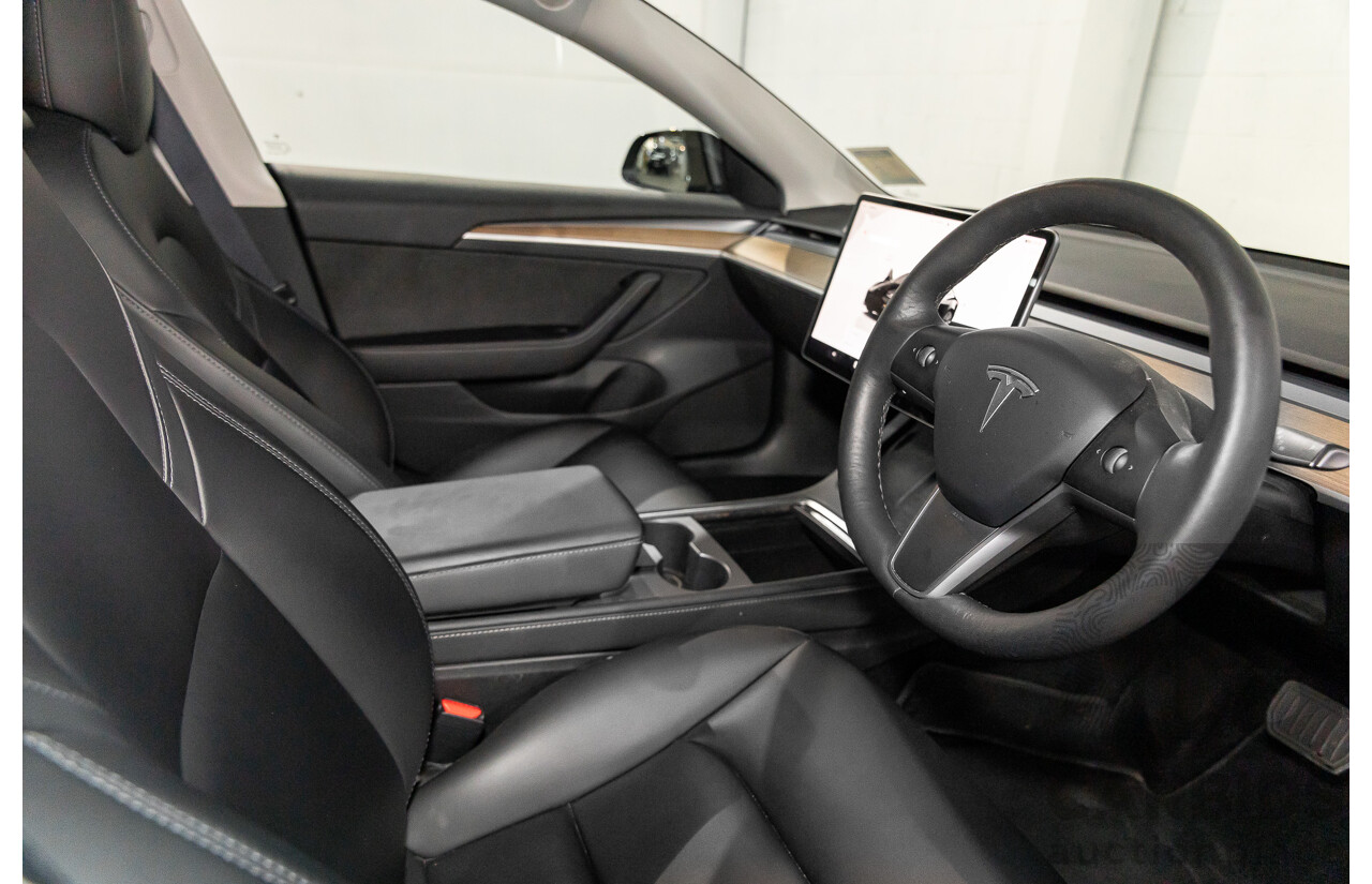 03/2022 Tesla Model 3 Rear Wheel Drive (RWD) E6LRB MY22 4D Sedan Black Electric EV