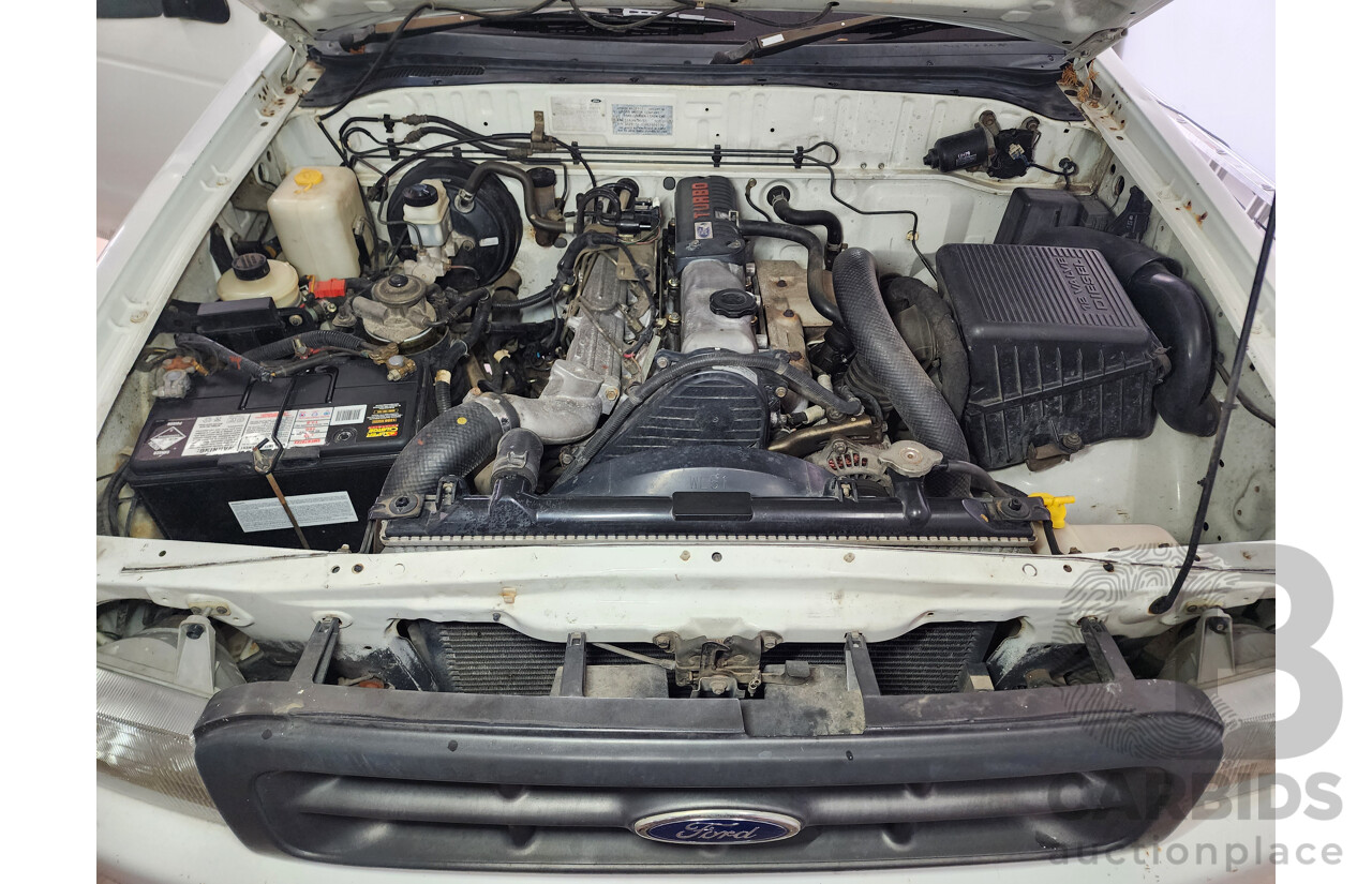 12/2001 Ford Courier GL (4x4) PE Crew Cab P/Up White 2.5L