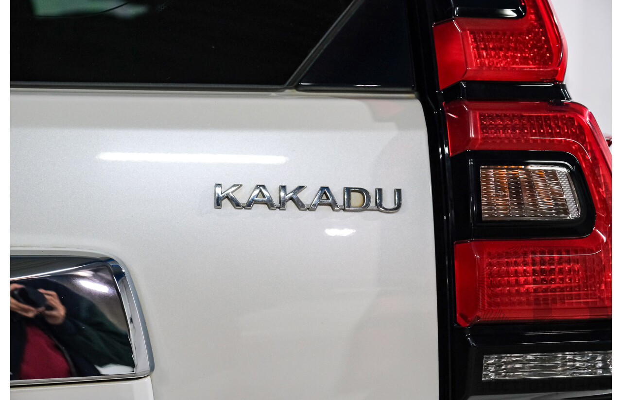 04/2019 Toyota Landcruiser Prado Kakadu (4x4) GDJ150R 4d Wagon Blizzard White Turbo Diesel 2.8L