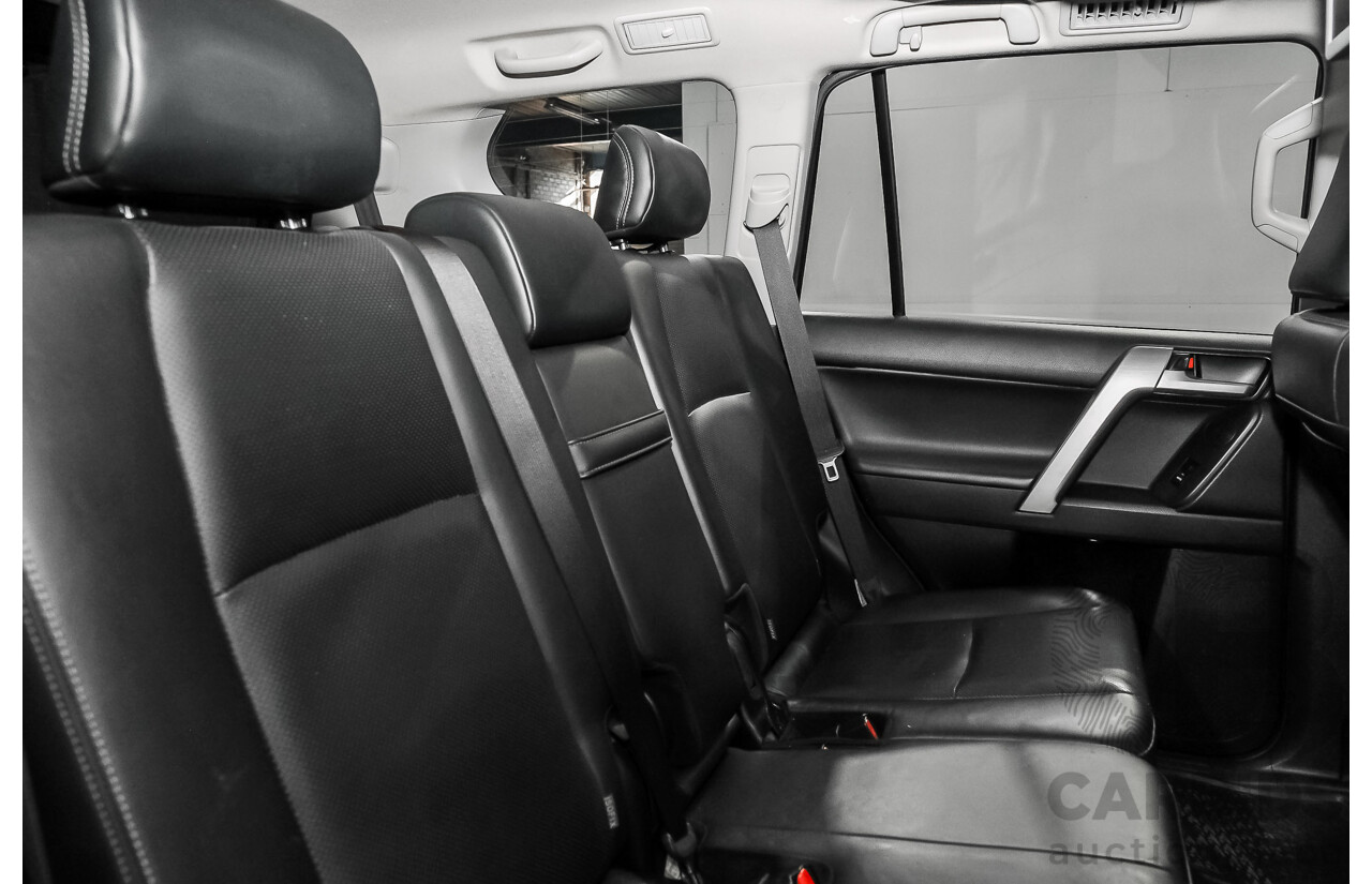 04/2019 Toyota Landcruiser Prado Kakadu (4x4) GDJ150R 4d Wagon Blizzard White Turbo Diesel 2.8L