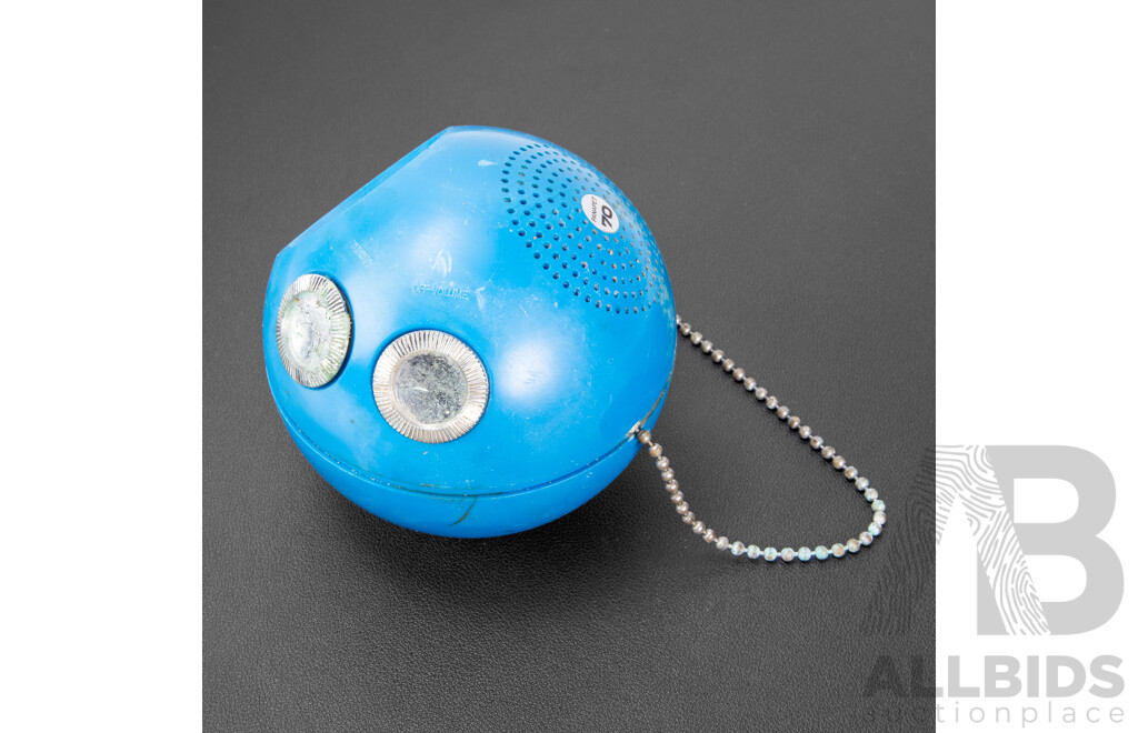 Vintage National Panapet 70 Sphere Transistor Radio