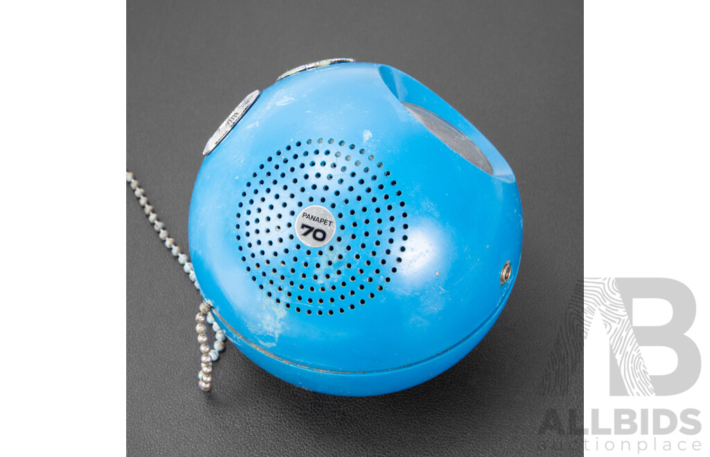 Vintage National Panapet 70 Sphere Transistor Radio