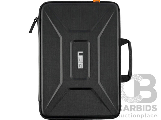 1662614 · UAG 982800114040 Rugged Medium Laptop / Tablet Sleeve 13 Inch with Handle - Black