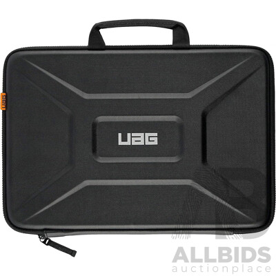 UAG 982800114040 Rugged Medium Laptop / Tablet Sleeve 13 Inch with Handle - Black