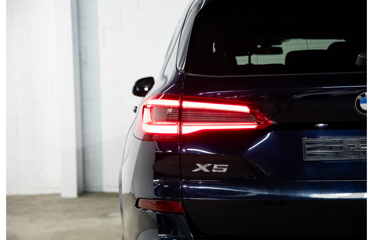 04/2019 BMW X5 xDRIVE 30d xLine AWD G05 MY19 4D Wagon Carbon Black Metallic Turbo Diesel 3.0L