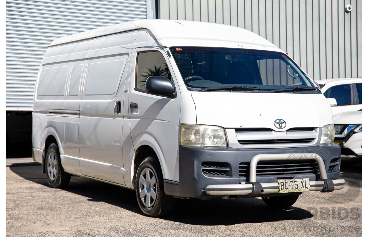 5/2006 Toyota Hiace SLWB TRH221R 4d Van Warm White 2.7L