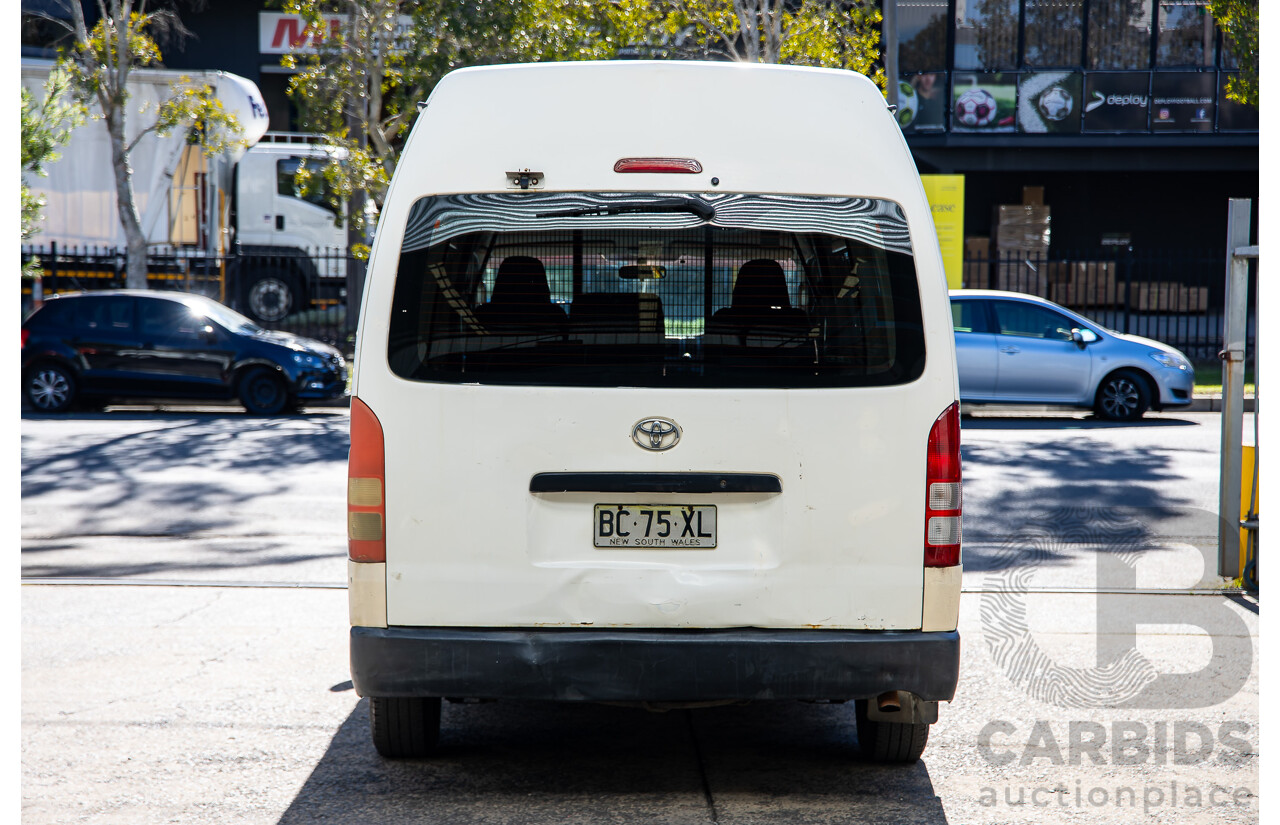 5/2006 Toyota Hiace SLWB TRH221R 4d Van Warm White 2.7L