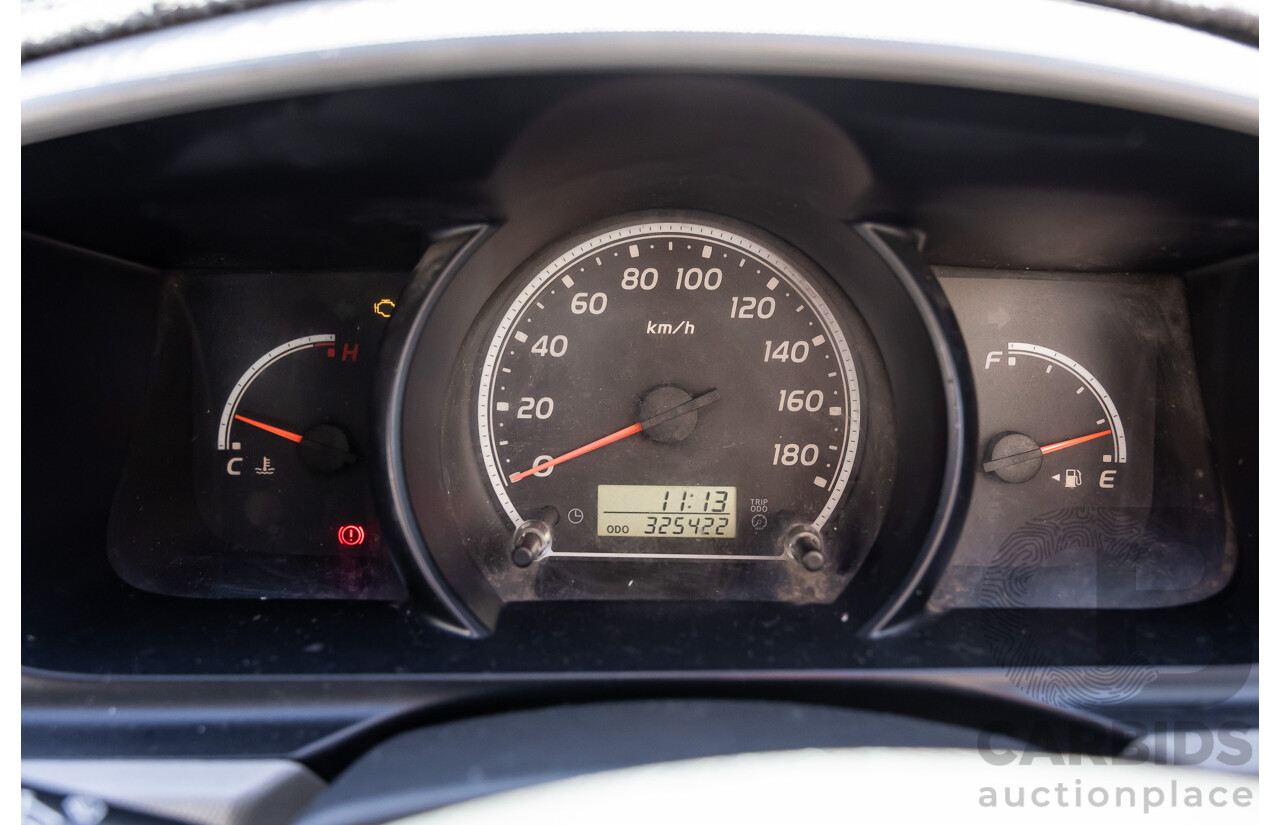5/2006 Toyota Hiace SLWB TRH221R 4d Van Warm White 2.7L