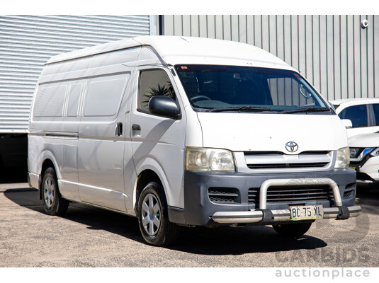5/2006 Toyota Hiace SLWB TRH221R 4d Van Warm White 2.7L