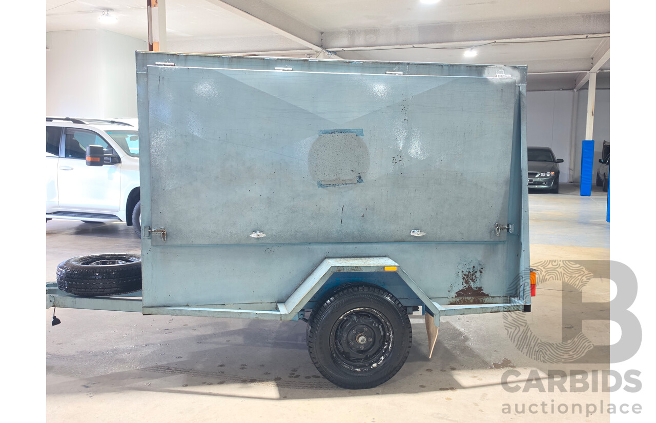 1999 Resort 8x5x5 Enclosed Trailer