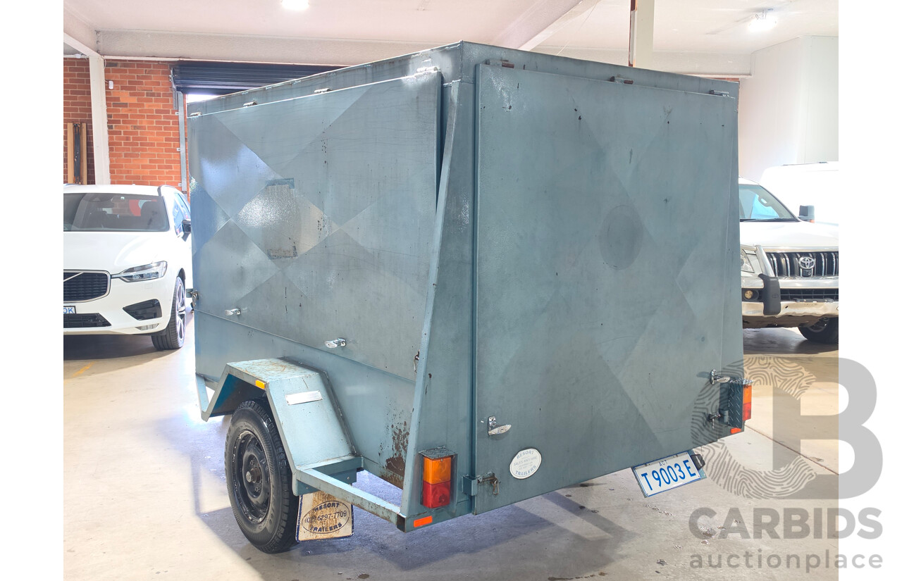 1999 Resort 8x5x5 Enclosed Trailer