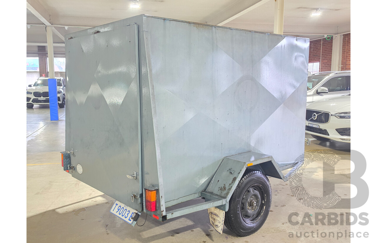 1999 Resort 8x5x5 Enclosed Trailer