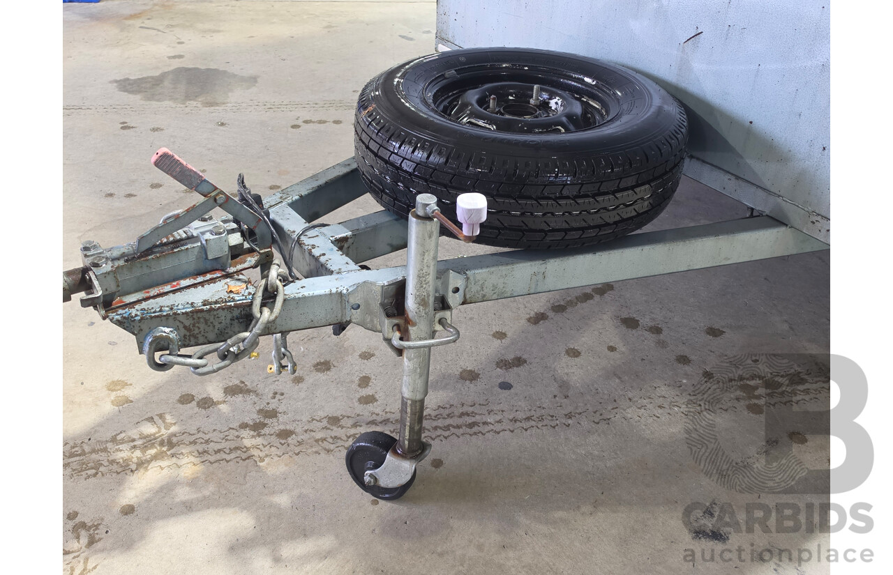 1999 Resort 8x5x5 Enclosed Trailer