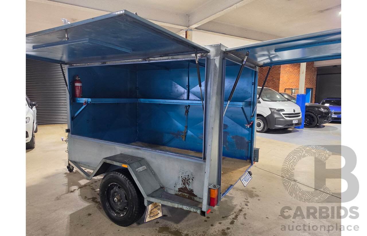 1999 Resort 8x5x5 Enclosed Trailer