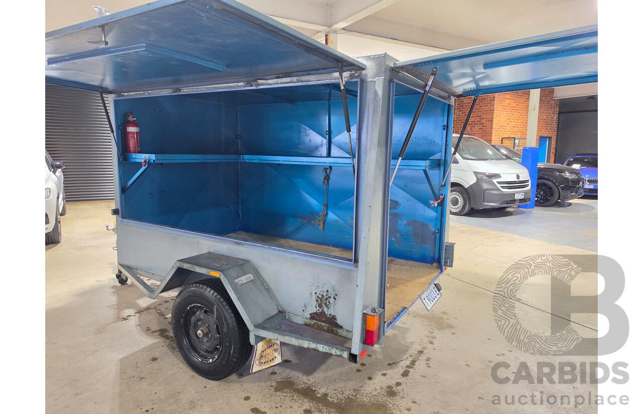 1999 Resort 8x5x5 Enclosed Trailer