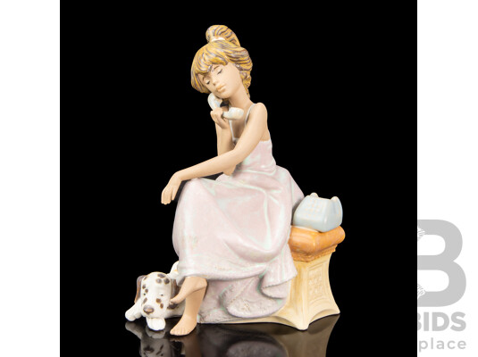 Lladro 'Chit-Chat' Porcelain Figure