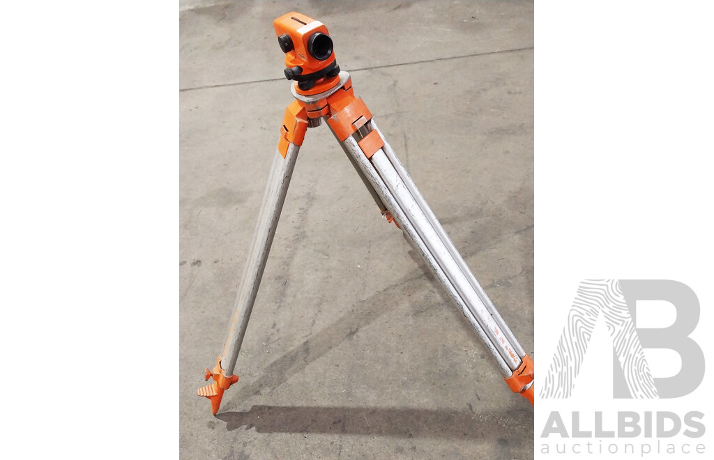 Wild Heerbrugg NA0 Optical Leveling Instrument