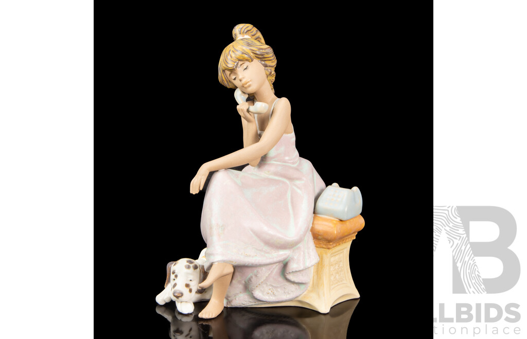Lladro 'Chit-Chat' Porcelain Figure