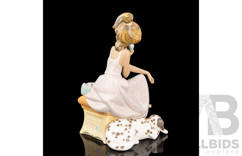 Lladro 'Chit-Chat' Porcelain Figure