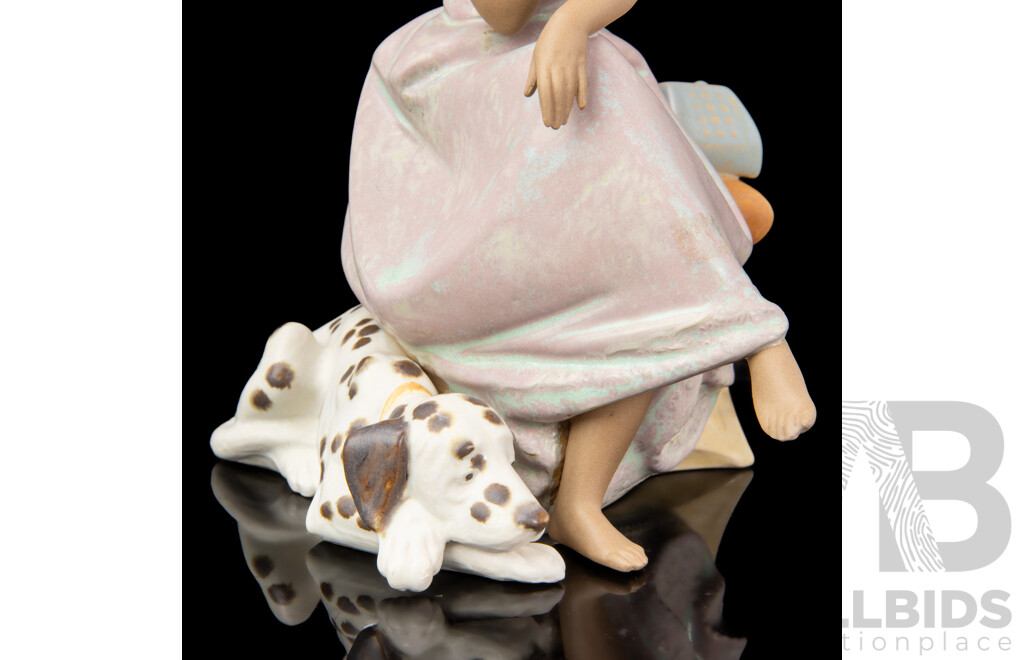 Lladro 'Chit-Chat' Porcelain Figure