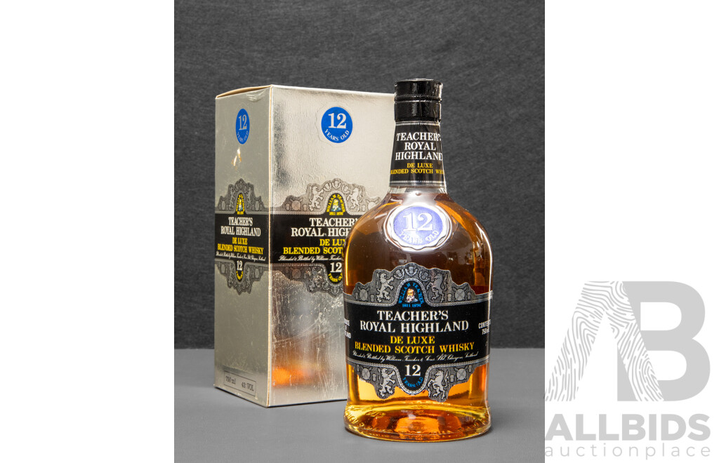 Vintage Teachers Royal Highland De Luxe Blended Scotch Whisky in Presentation Box