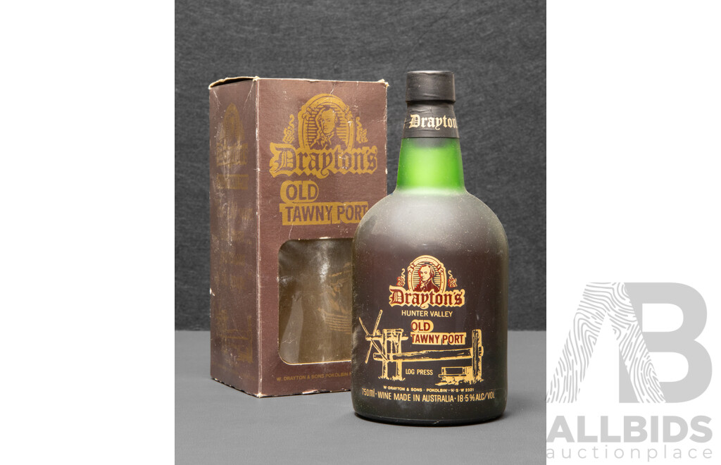 Vintage Drayton’s Hunter Valley Old Tawny Port in Presentation Box