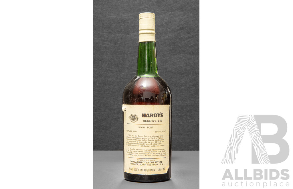 Hardy’s Reserve Bin M177 Show Port Vintage 1954