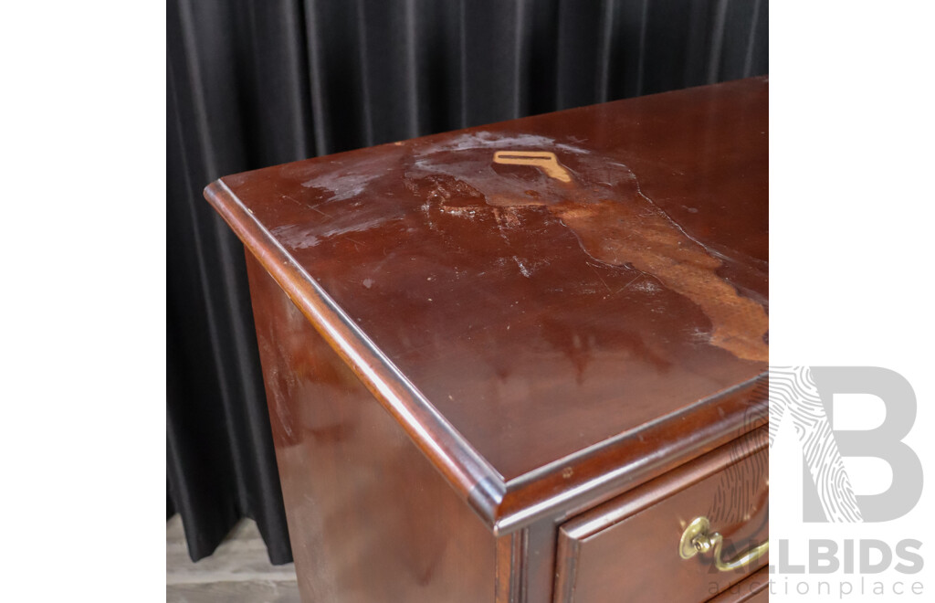 Georgian Style Chest of Six Drawers by Drexel Furnithue