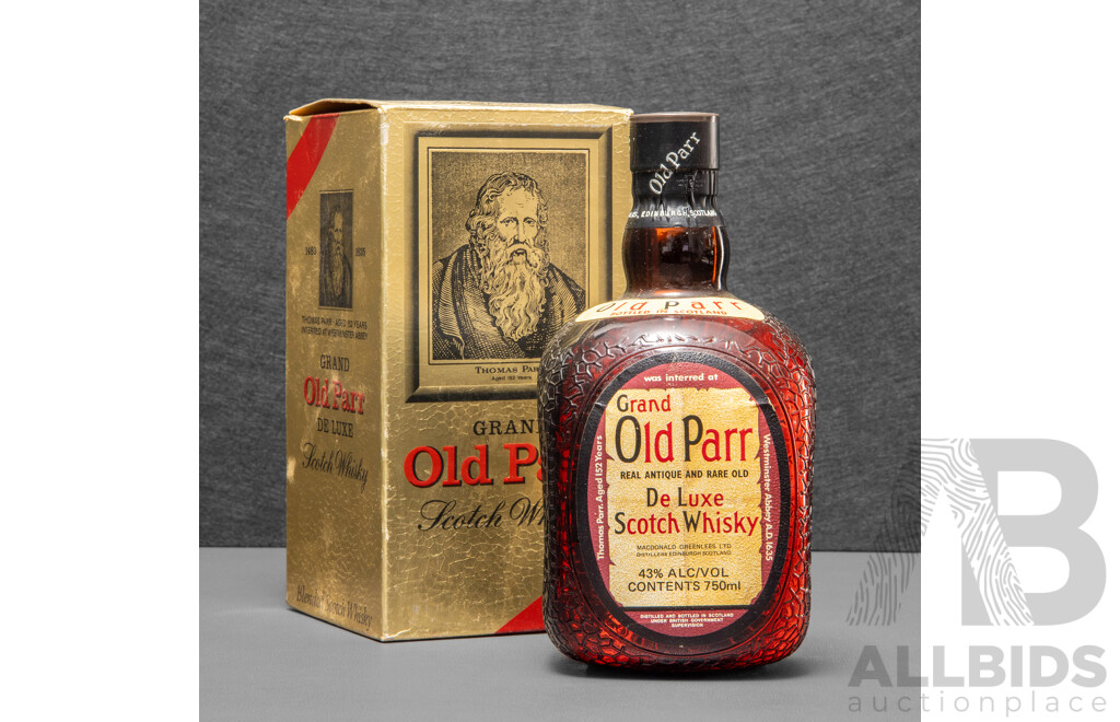 Grand Old Parr De Luxe Scotch Whisky in Presentation Box