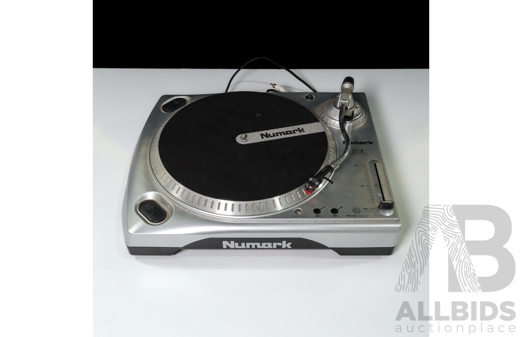 Numark Vinyl USB Turntable
