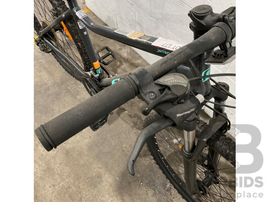 1662925 · Fluid Nitro M/L Bike