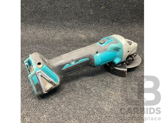 1662904 · MAKITA 18V Brushless Angle Grinder - Skin Only