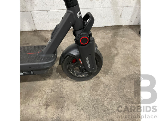 1663772 · Segway EKick Scooter Ninebot MAX G3