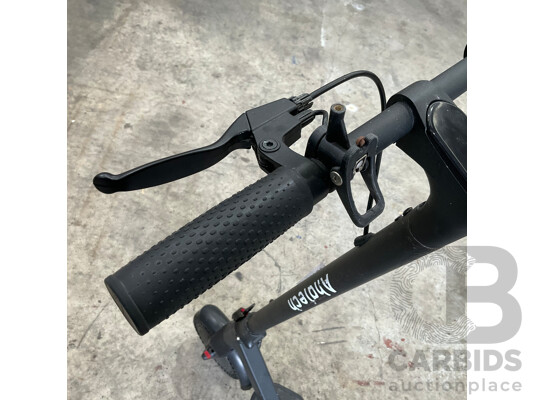 1663782 · Ahatech Electric Scooter