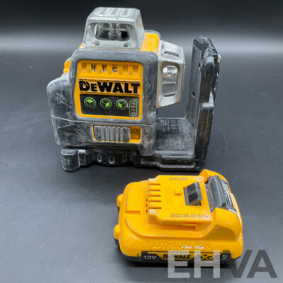 DeWALT 12V XR 3x360 Cross Line Green Laser and 2.0Ah Battery