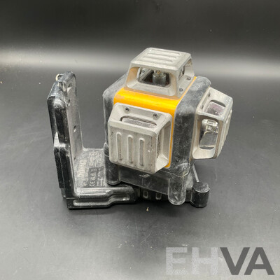 DeWALT 12V XR 3x360 Cross Line Green Laser and 2.0Ah Battery