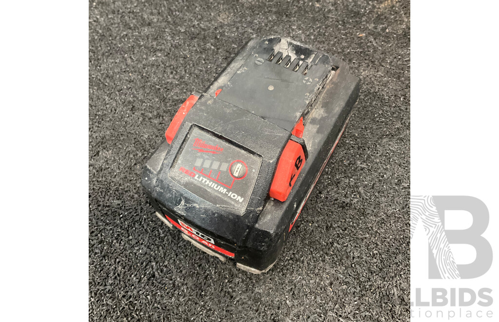 MILWAUKEE Fuel M18 Hammer Drill, Impact Driver and 8.0Ah Battery