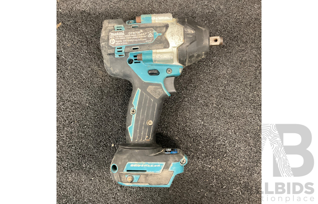 MAKITA 18V Impact Wrench (DTW700) - Skin Only