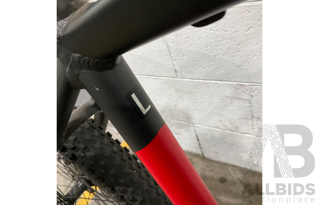 Superbe Size L  Bike