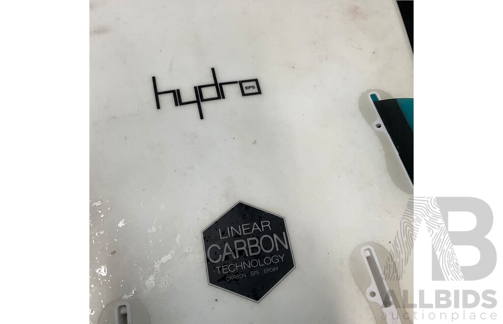 HYDRO Surfboard (6'2x20.1/4x2.1/2 33.23L) with 3x FCS Medium Performer Fins  and FK Surf Surfboard Bag (6,3)