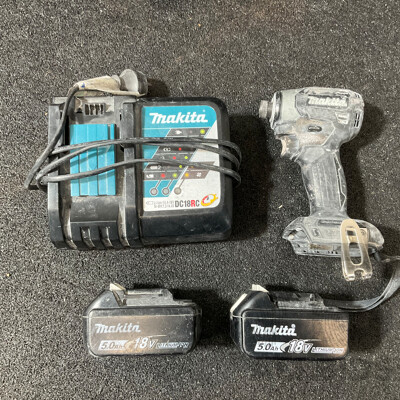 MAKITA 18V Kit, Including Impact Driver (TD173D), Battery Charger (DC18RC) and 2x 5.0ah Battery - Lot of 4